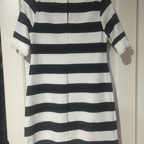 New York & Company Black & White Striped Sheath Dress w/Pleated Sleeves Size S - Picture 6 of 11